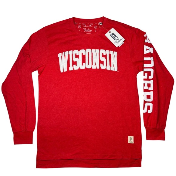 Pressbox Tops - Pressbox Wisconsin Badgers T-Shirt Women M Red Long Sleeve‎ Graphic NWT